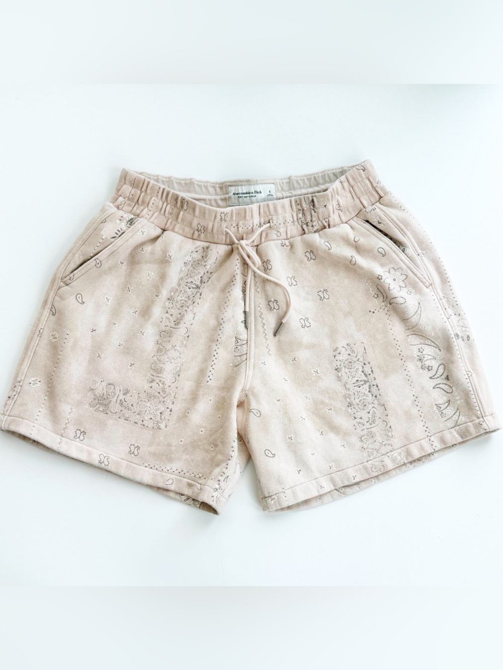 Abercrombie & Fitch Mens Bandana-Print Paisley Drawstring Shorts - Beige